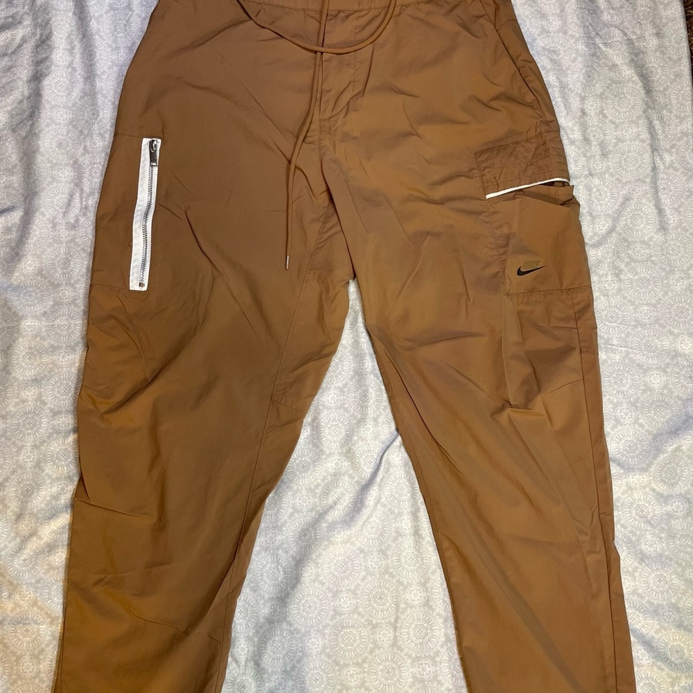 Nike Brown Cargo Pants with Relaxed Fit